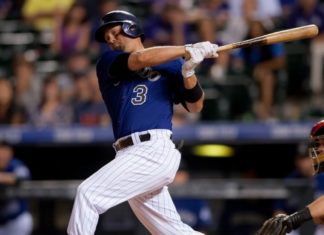 Toronto Blue Jays announced the signing Rafeal Dolis Toronto Blue Jay's Officially announced the signing Rafeal Dolis, designate Breyvic Valera