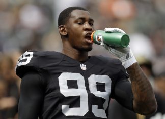 Aldon Smith is back on NFL to show his charm on the field again Aldon Smith is back on NFL