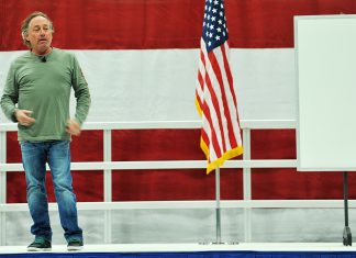 CrossFit CEO Greg Glassman Apologizes for Tweet About George Floyd CrossFit CEO Apologizes for His Offensive Tweet Regarding George Floyd