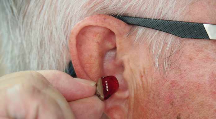 Buying a hearing aid: What features to choose?